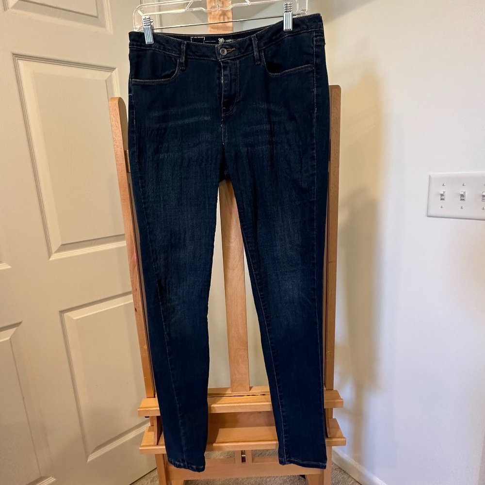 Levi's Jeans Size 30 Leggings medium wash Excellent Condition
